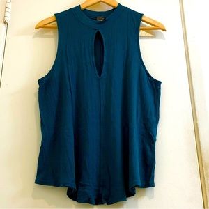 We The Free Ribbed Sleeveless Blouse Keyhole Neckline Curved Hemline Size Medium